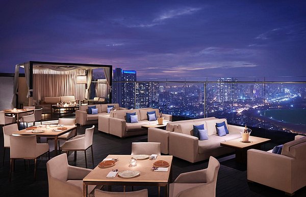 Best Rooftop Cafes in Mumbai: A Guide to Sky-High Dining Experiences (2025)