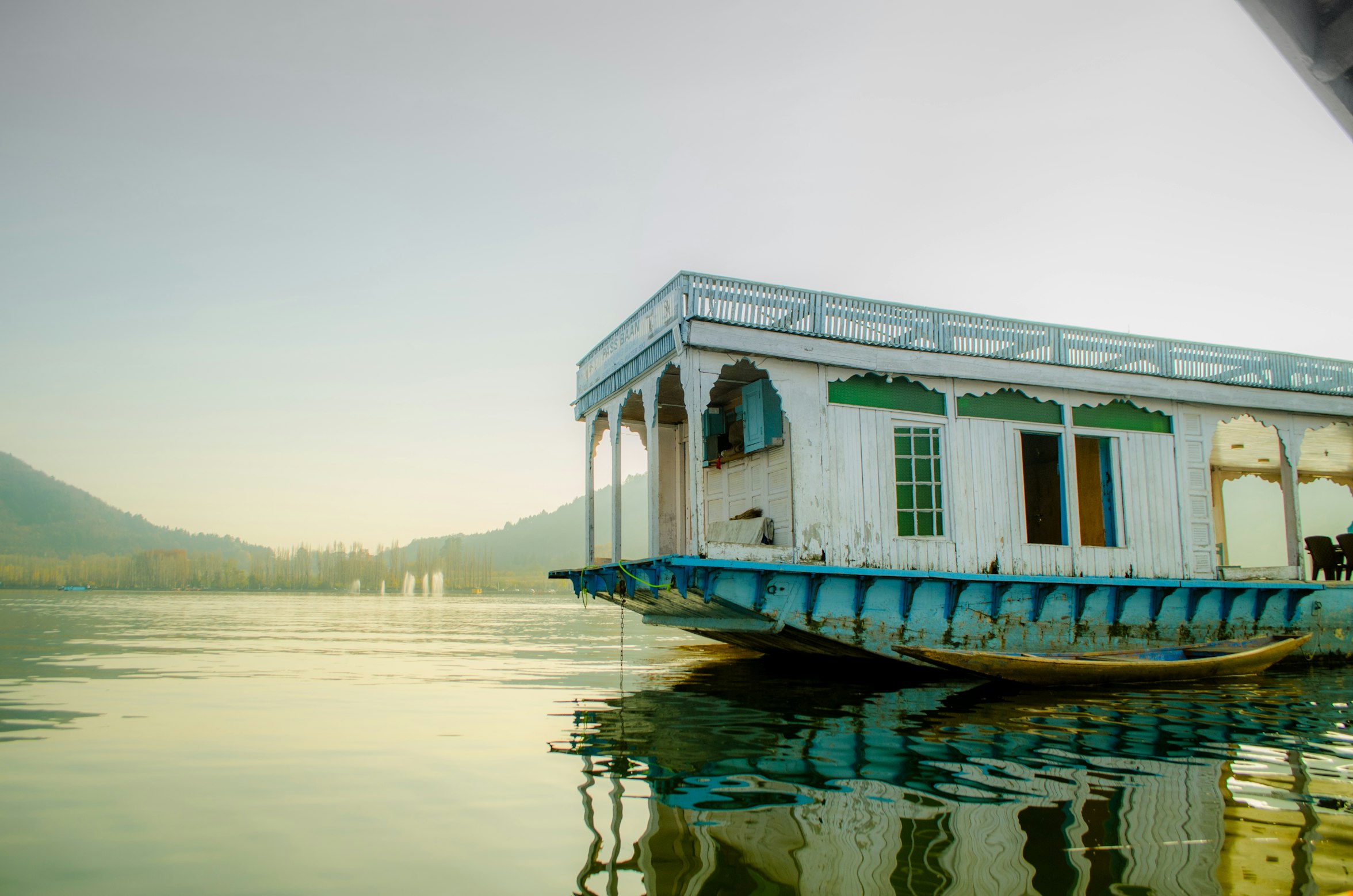 A serene houseboat ride in Kerala’s scenic backwaters