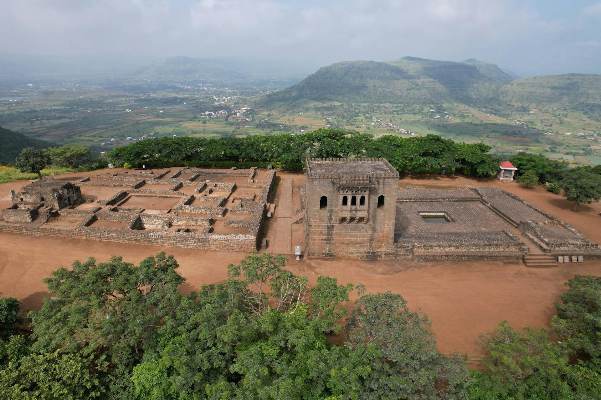 The majestic ruins of Raigad Fort overlooking the Sahyadri mountain ranges